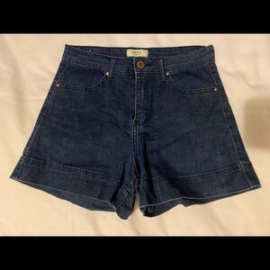 Forever 21 shorts with rose gold buttons and detail. Size 27